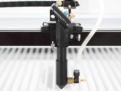 CO₂ Laser Cutting Machine
